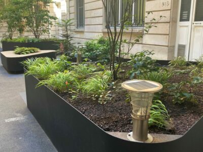 atech-triangular-planter-urban-garden Bespoke triangular planter in painted aluminium and wood seats