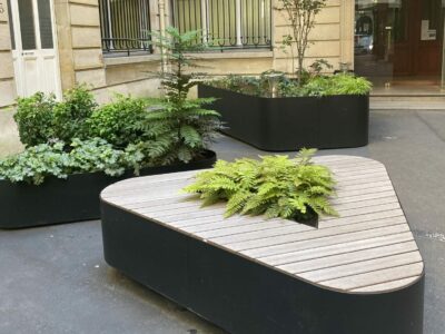 triangular-planter-urban-garden Bespoke triangular planter in painted aluminium and wood seats