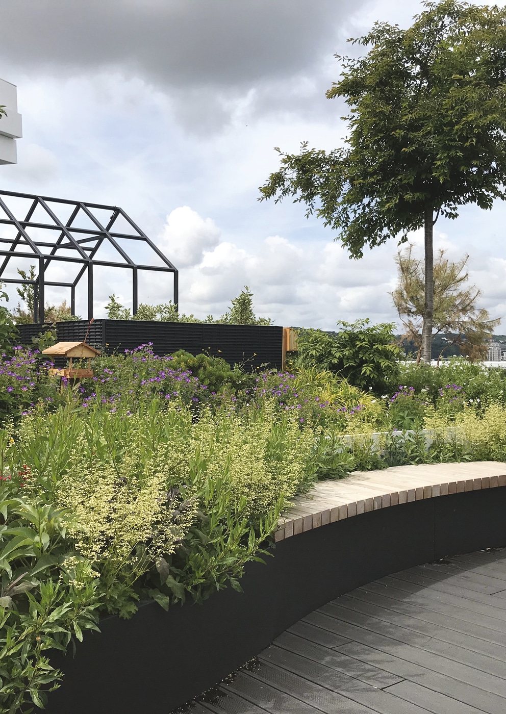 Aménager un rond-point avec une approche paysagère à Audierne