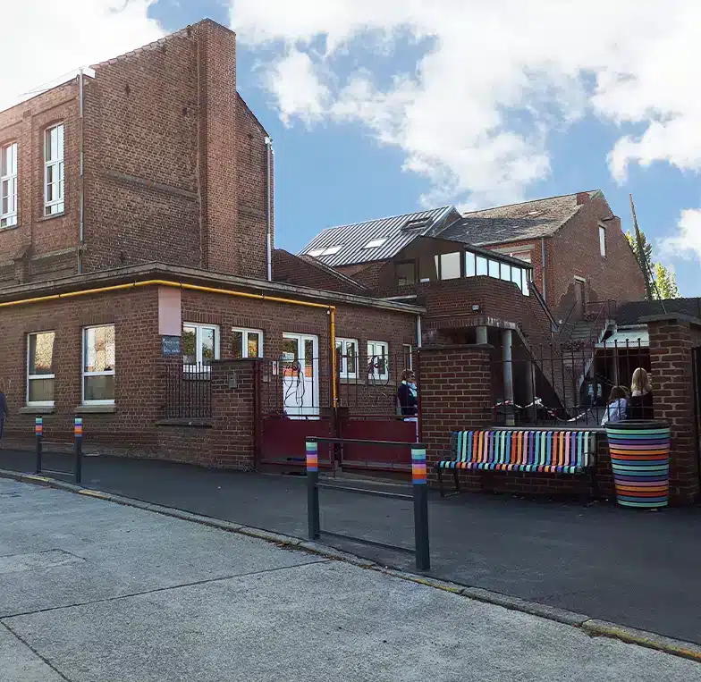 L’aménagement d’une rue aux abords d’une école sécurisation de l’accès Lamenagement dune rue aux abords dune ecole securisation de lacces