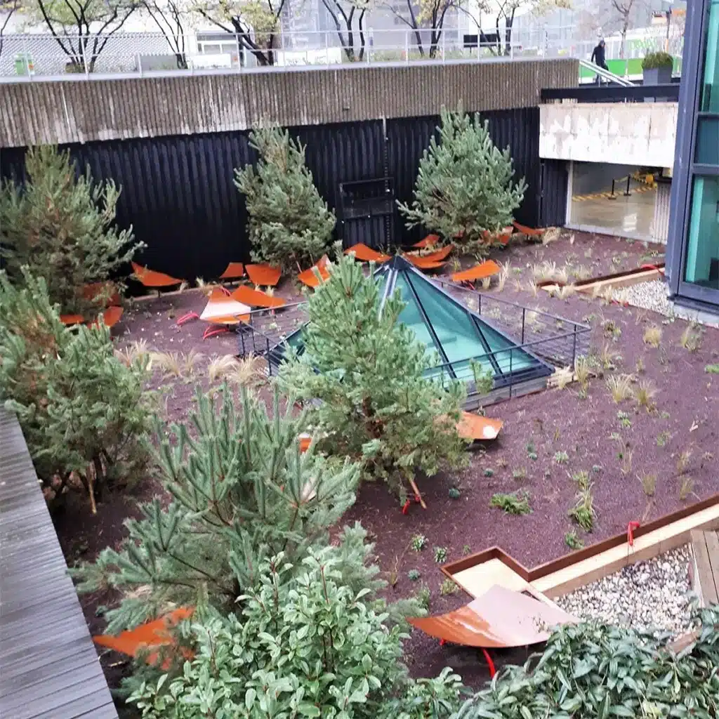 coquartier aménagé avec mobilier urbain durable par ATECH coquartier aménagé avec mobilier urbain durable par ATECH