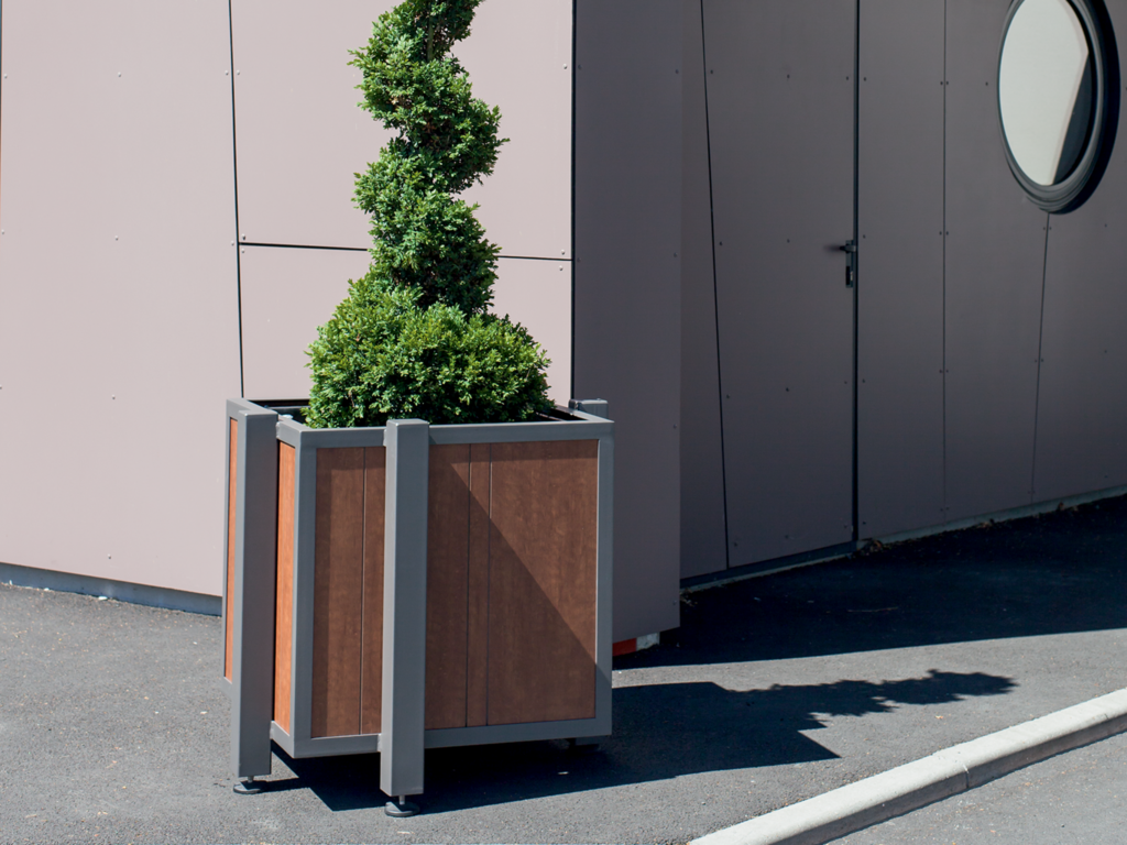 Stratified wood planter box – Asyma