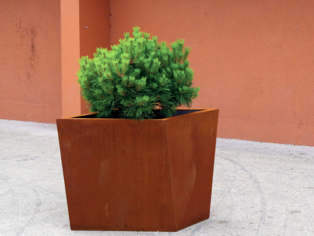 Design-Pflanzkübel – C-Natura