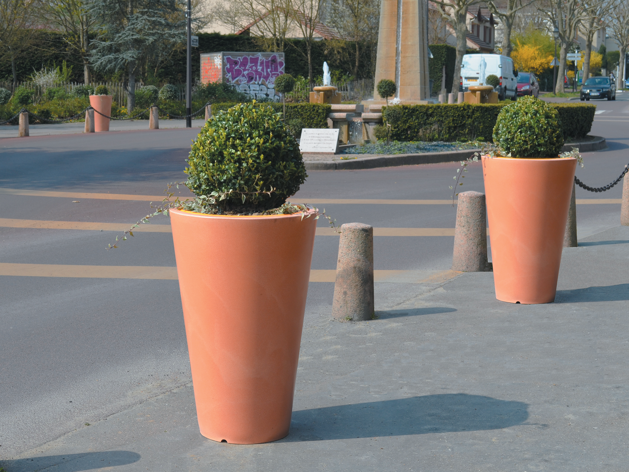 Recyclable Plastic Flower Pot – Amphora