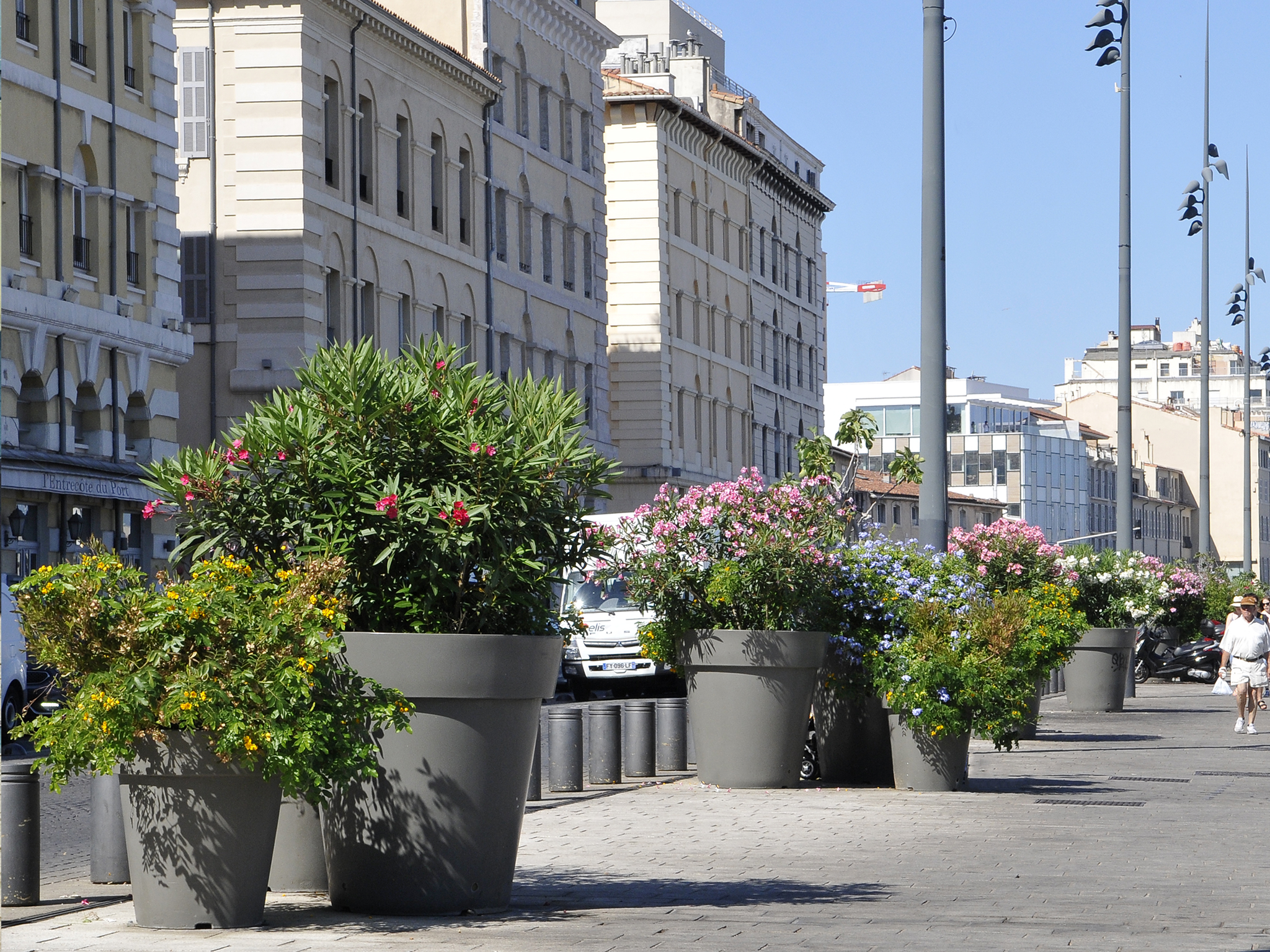 Recycelbarer Plastikblumenkasten – Extravase