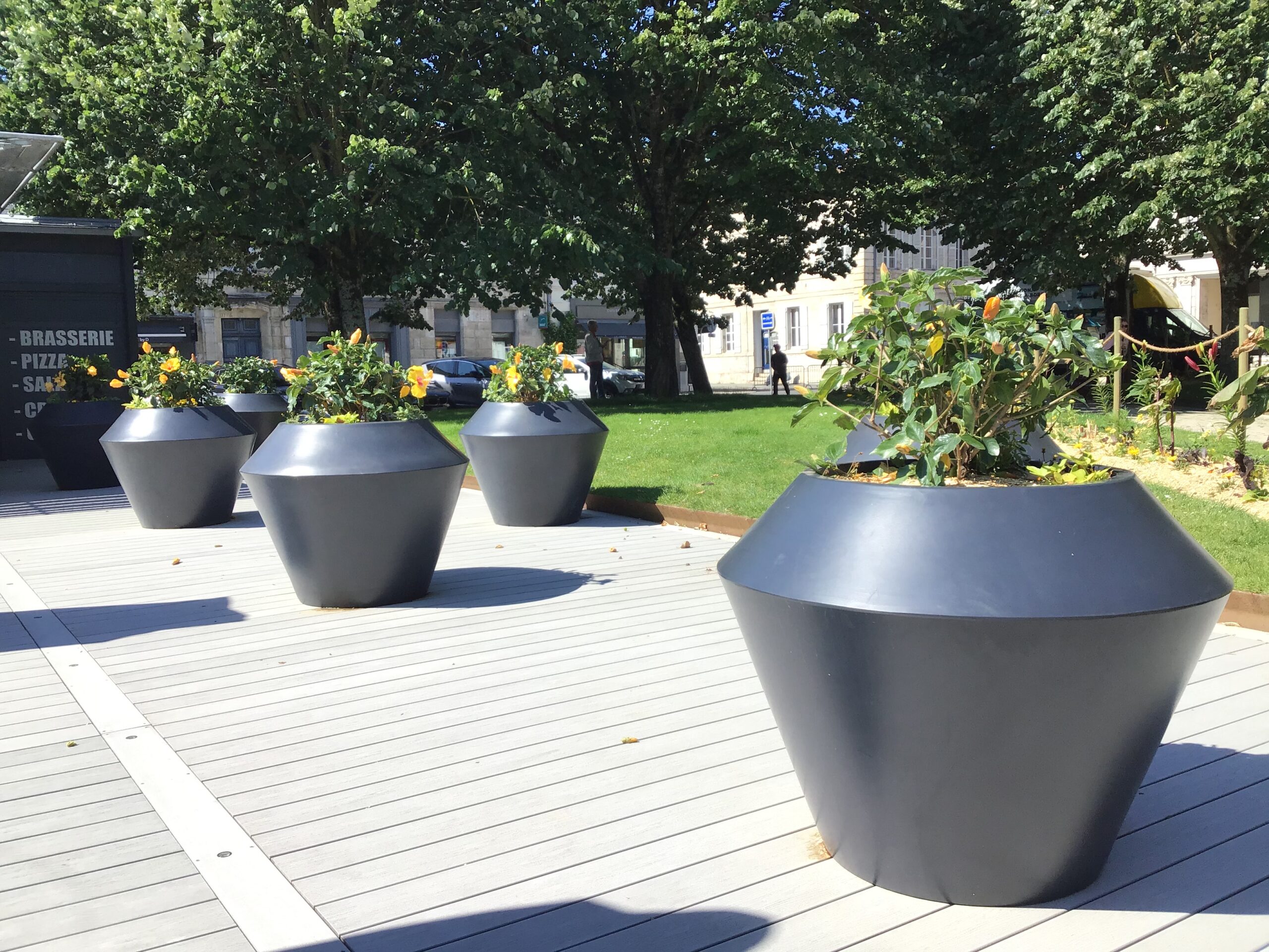 Recyclable Plastic Flower Pot – Sapphire